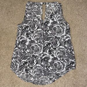 Old Navy Women’s Sleeveless Blouse, Very Pretty and Great Condition! Size Small